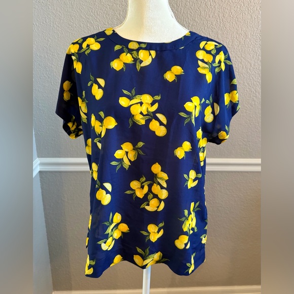 Banana Republic Tops - Banana Republic Lemon Print Perfect Tee Size M Navy Short Sleeve Flowy Office